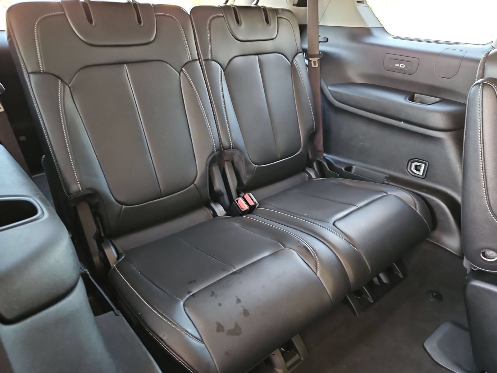 Used 2022 Jeep Grand Cherokee L Limited w/ Black Appearance Package RWD image 29