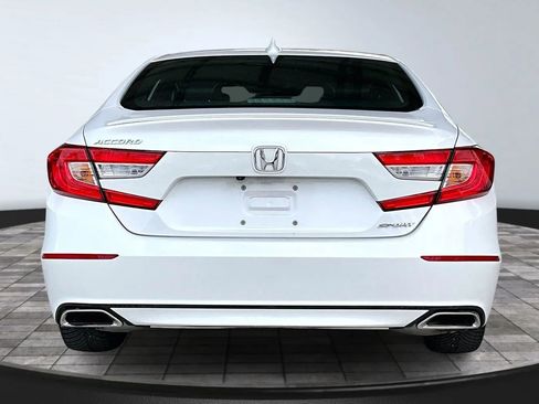 Used 2018 Honda Accord Sport image 5