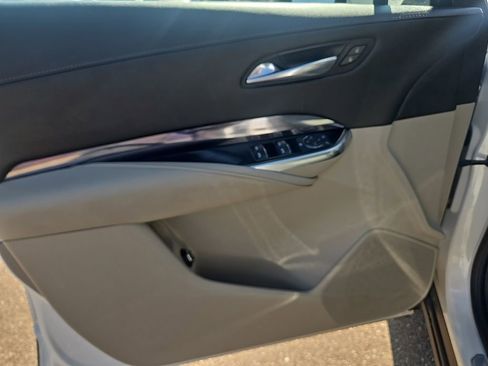 Used 2022 Cadillac XT4 Luxury image 11