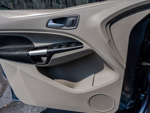 Used 2019 Ford Transit Connect XLT image 25