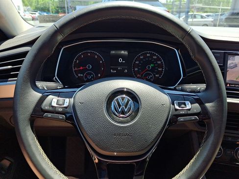 Certified 2021 Volkswagen Jetta SE w/ SE Cold Weather Package FWD image 19