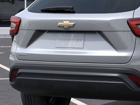 New 2025 Chevrolet Trax LS image 14