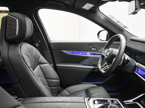 Used 2024 BMW 760i xDrive w/ Premium Package 2 image 48