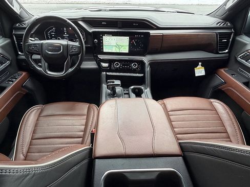 Used 2024 GMC Sierra 1500 Denali Ultimate image 13