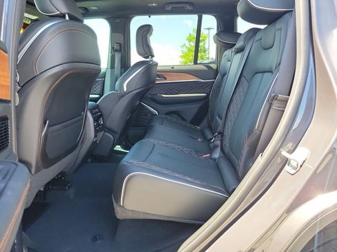 Used 2025 Jeep Grand Cherokee Summit AWD/4WD image 11