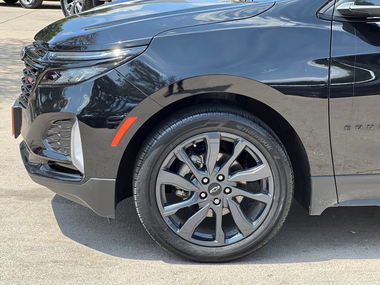 Used 2024 Chevrolet Equinox RS FWD image 24
