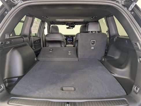 New 2025 Jeep Grand Cherokee Altitude image 28