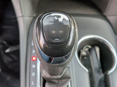 Used 2021 Chevrolet Equinox LT image 30