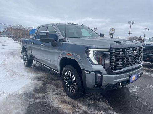 Used 2024 GMC Sierra 2500 Denali Ultimate image 3
