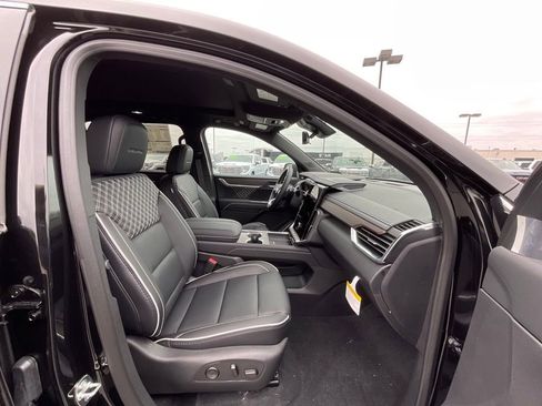 New 2026 GMC Acadia Denali w/ Super Cruise Package AWD/4WD image 11
