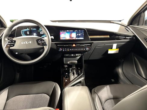 New 2026 Kia Niro EX FWD image 4