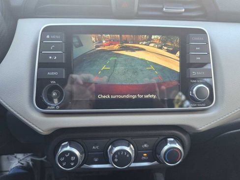 Used 2021 Nissan Versa SV image 22