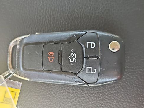 Used 2016 Ford Fusion SE FWD image 34