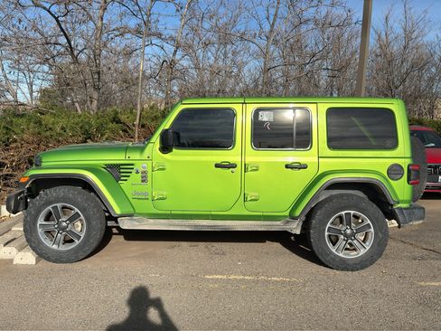 Used 2018 Jeep Wrangler Unlimited Sahara image 3