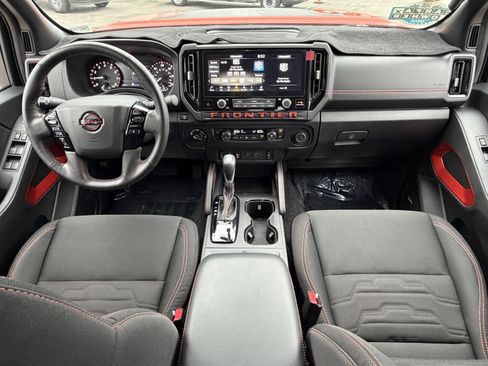 Used 2025 Nissan Frontier PRO-4X w/ Pro Convenience Package image 19
