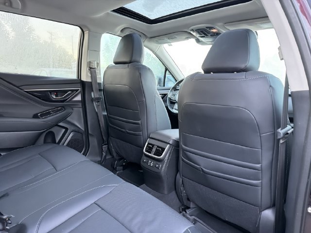 Used 2025 Subaru Outback Limited AWD/4WD image 17