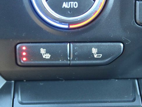 Used 2022 Chevrolet Silverado 3500 LT w/ Convenience Package image 22