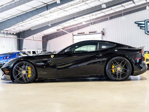 Used 2015 Ferrari F12 Berlinetta RWD image 3