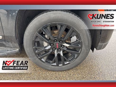 Used 2021 GMC Yukon SLT w/ SLT Premium Package image 15