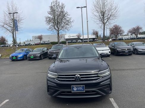 Certified 2022 Volkswagen Tiguan SE w/ Panoramic Sunroof Package image 10
