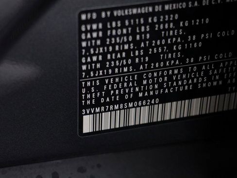 New 2025 Volkswagen Tiguan SE image 24