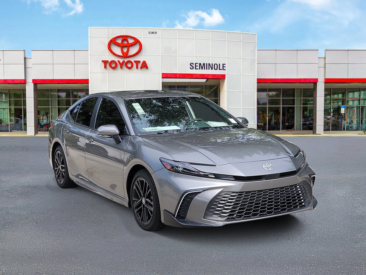 Used 2026 Toyota Camry SE FWD image 2