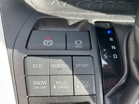 Certified 2024 Toyota RAV4 XLE AWD/4WD image 30