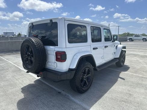 Used 2021 Jeep Wrangler Unlimited Sahara image 34