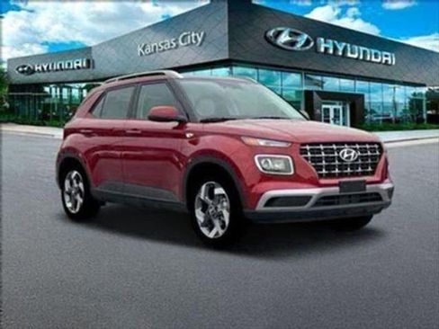 New 2025 Hyundai Venue SEL image 7