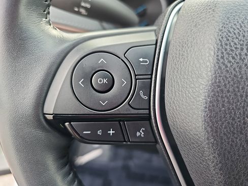 Used 2021 Toyota Venza XLE w/ Softex Package image 17