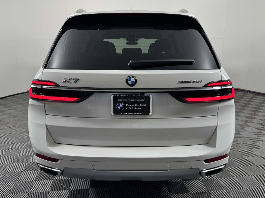 Used 2026 BMW X7 xDrive40i AWD/4WD image 9
