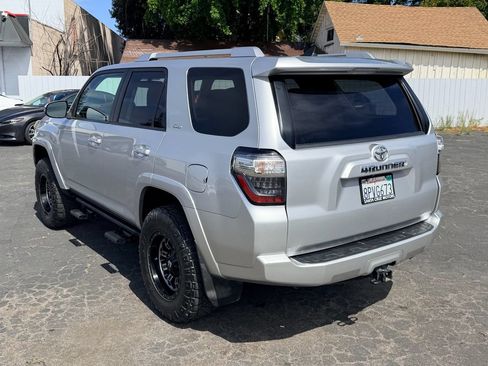 Used 2015 Toyota 4Runner SR5 Premium AWD/4WD image 5