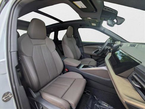 New 2025 Audi Q5 Premium Plus w/ Premium Plus image 18