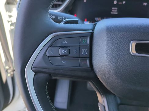 Used 2023 Jeep Grand Cherokee L Altitude image 24