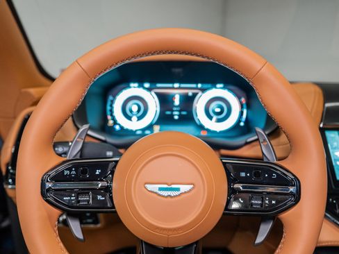 New 2026 Aston Martin DBX 707 image 11