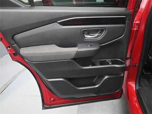 Used 2025 Honda Pilot Sport image 19