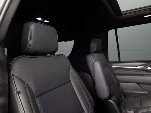 Used 2021 GMC Yukon XL Denali w/ Denali Premium Package AWD/4WD image 83