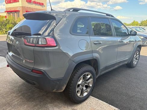 Used 2019 Jeep Cherokee Trailhawk AWD/4WD image 7
