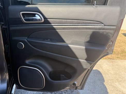 Used 2015 Jeep Grand Cherokee Summit image 38