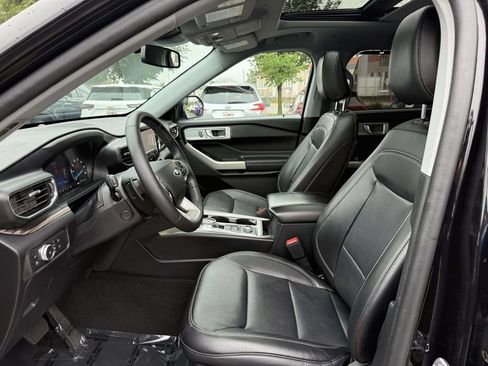 Used 2021 Ford Explorer Limited w/ Hybrid Equipment Group 310A AWD/4WD image 14
