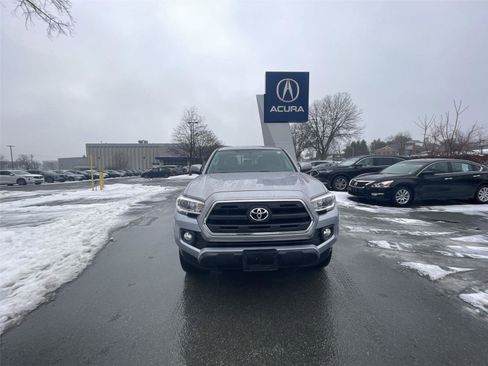 Used 2017 Toyota Tacoma SR5 image 26