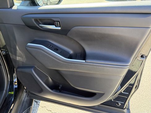 Certified 2023 Toyota Highlander XSE image 27