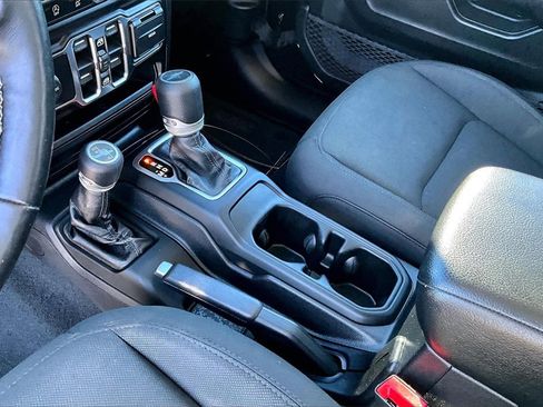 Used 2020 Jeep Gladiator Sport w/ Quick Order Package 24S image 10