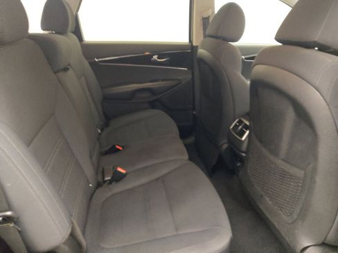Used 2019 Kia Sorento AWD image 19