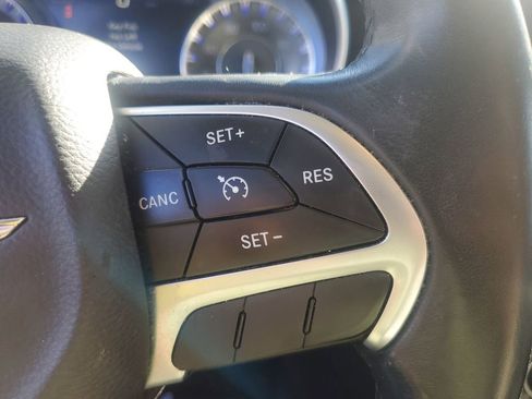 Used 2016 Chrysler 300 Limited w/ Driver Convenience Group image 28