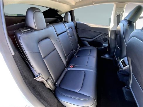 Used 2025 Tesla Model Y Performance image 23