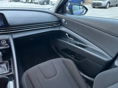 Used 2025 Hyundai Elantra SEL image 33