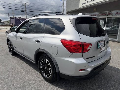 Used 2020 Nissan Pathfinder SL AWD/4WD image 5