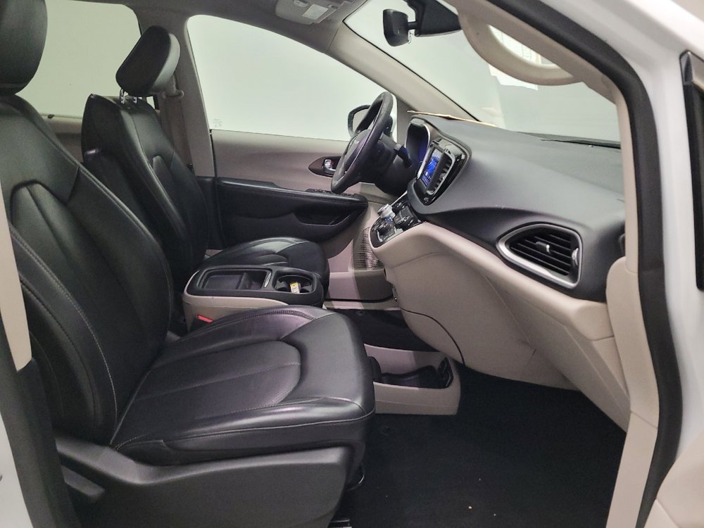 Used 2021 Chrysler Voyager Lxi FWD image 19