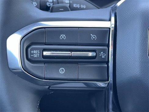 New 2025 GMC Acadia Elevation image 13